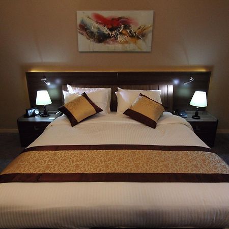 Home To Home Apartments Dubai Bagian luar foto