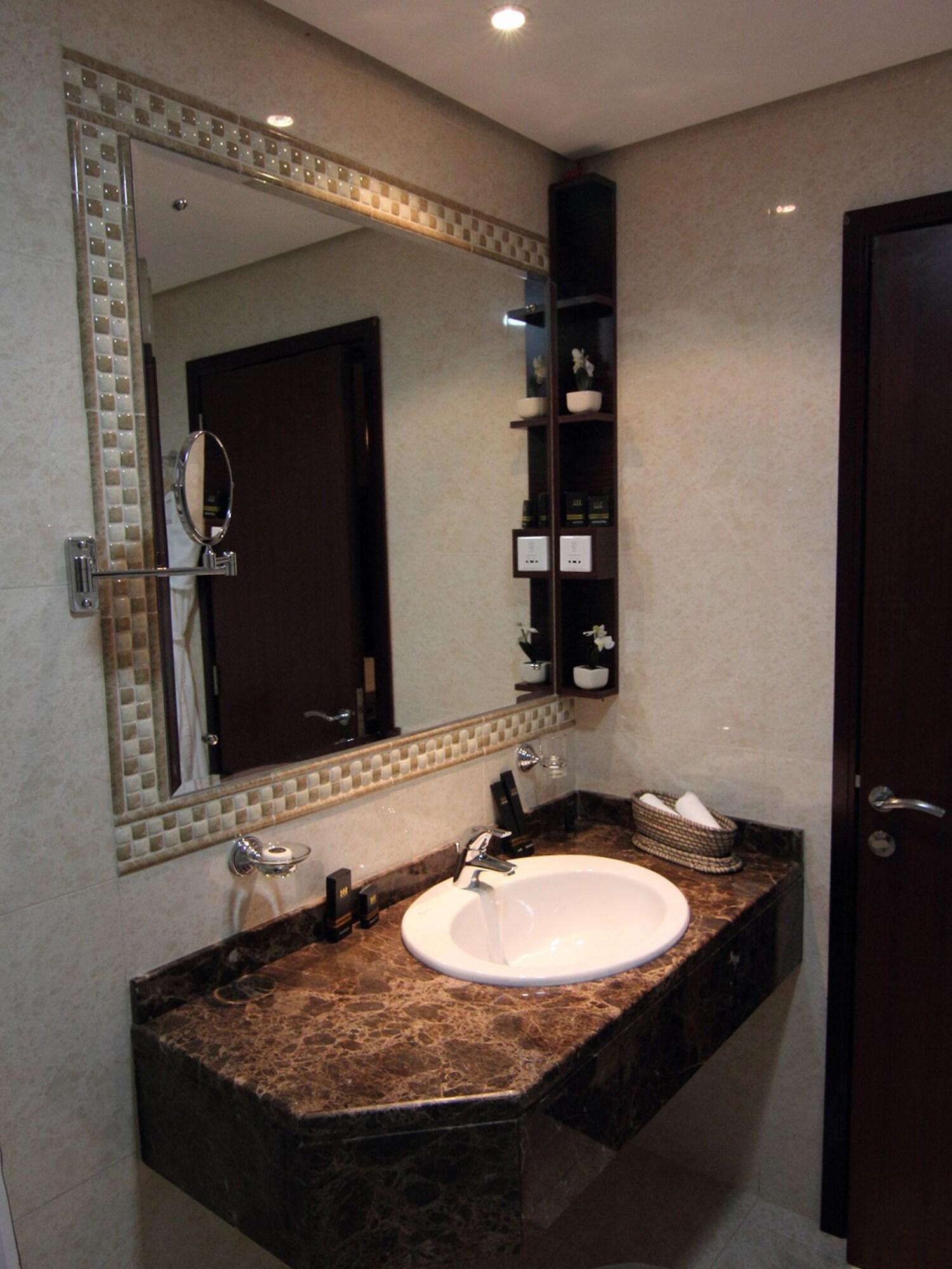 Home To Home Apartments Dubai Bagian luar foto