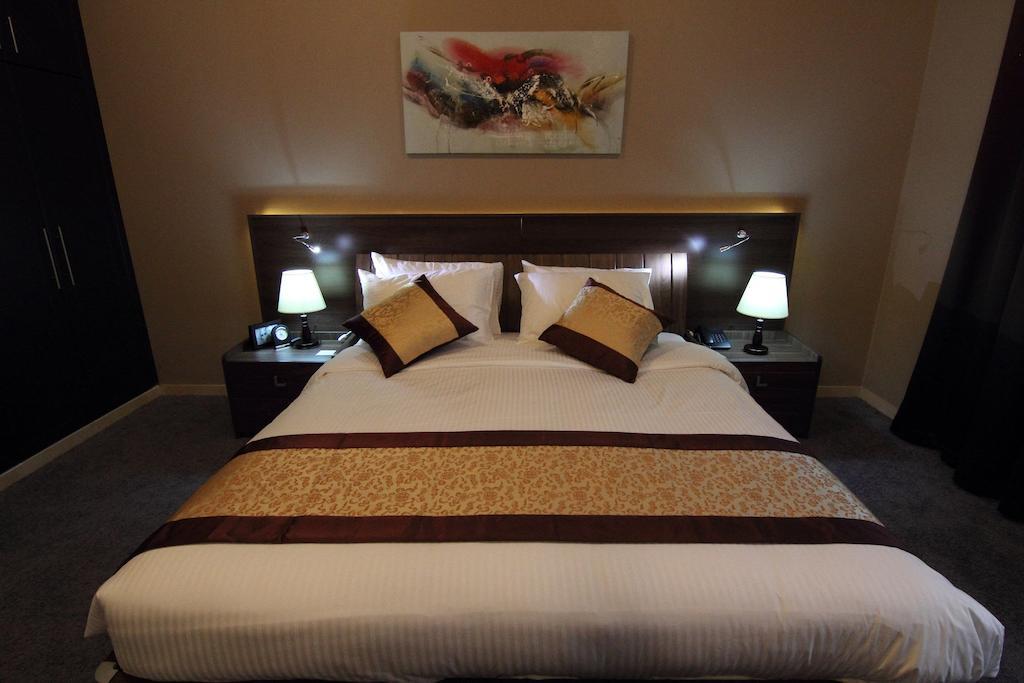 Home To Home Apartments Dubai Ruang foto