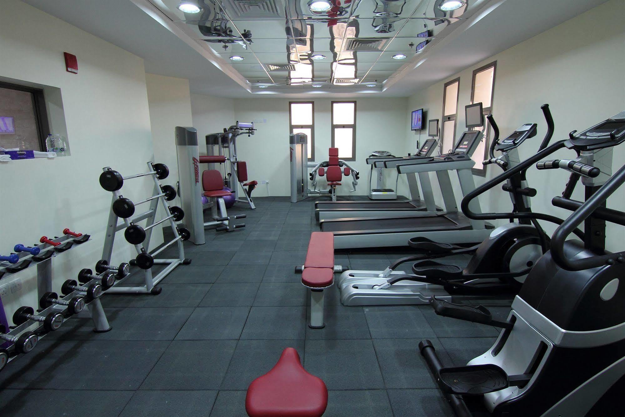 Home To Home Apartments Dubai Bagian luar foto